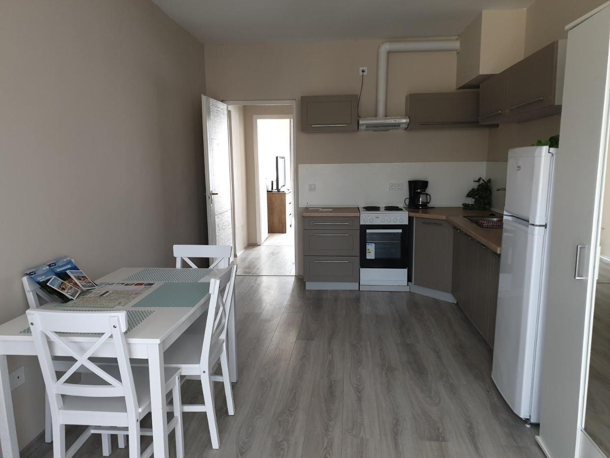 Chill House Apartman Эгер Экстерьер фото
